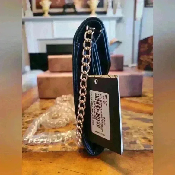 Badgley Mischka NWT Crossbody - Picture 4 of 13